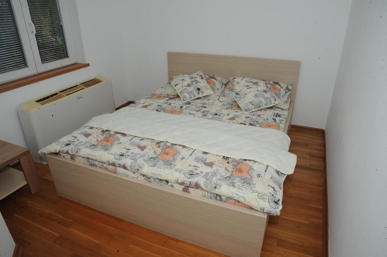 Vila Odmor na Dunavu Beocin Luaran gambar